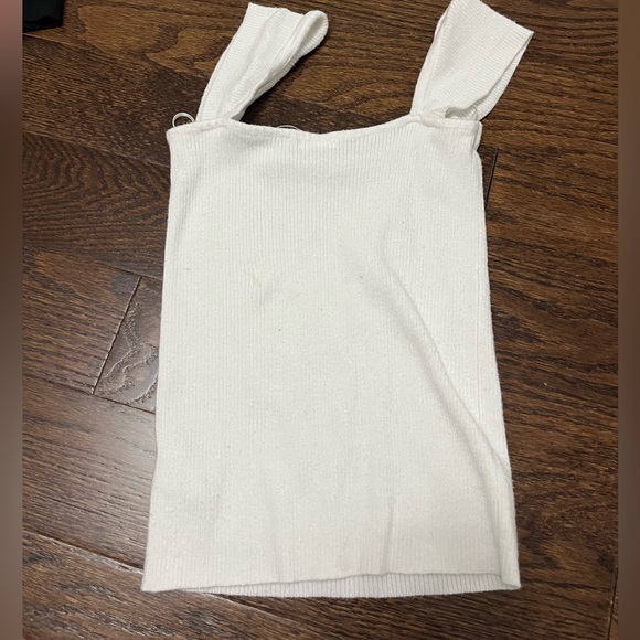 Garage- plain white tank - Picture 2 of 4